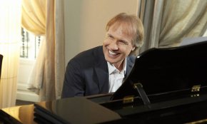 Richard Clayderman, pianista: «Tinc moltes ganes de descobrir Cambrils»