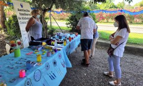 L'Associació de veïns del barri de la Llosa posa el seu granet de sorra en favor de l'Associació de Familiars de l'Alzheimer