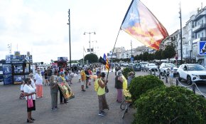 Un incident amb un conductor que va posar l'himne d'Espanya marca la concentració de les Àvies i Avis al port