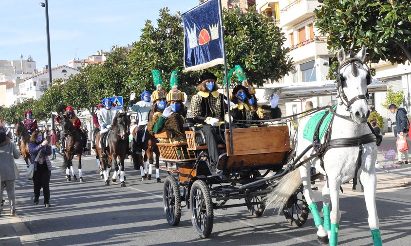 Un moment de l'arribada dels heralds, ahir al matí, al Port