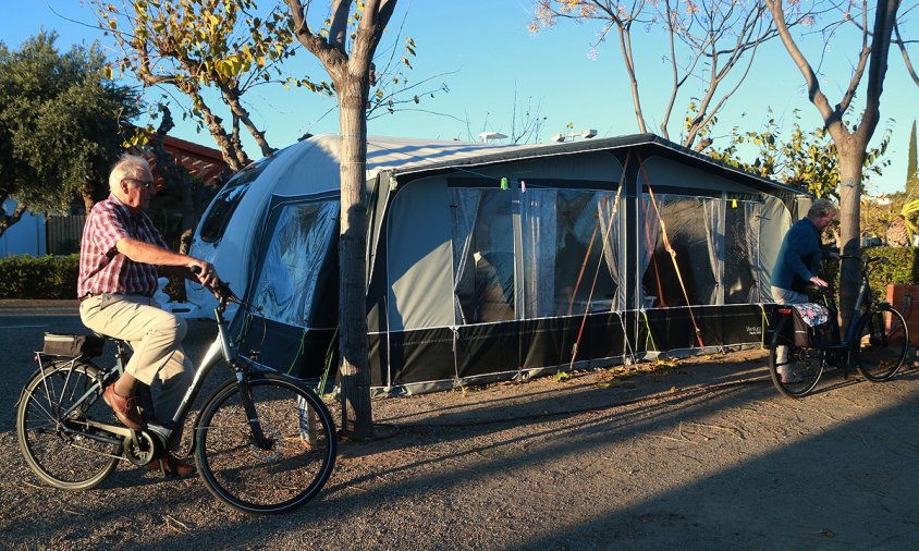 Turistes allotjats al càmping La Llosa de Cambrils, el desembre de 2021