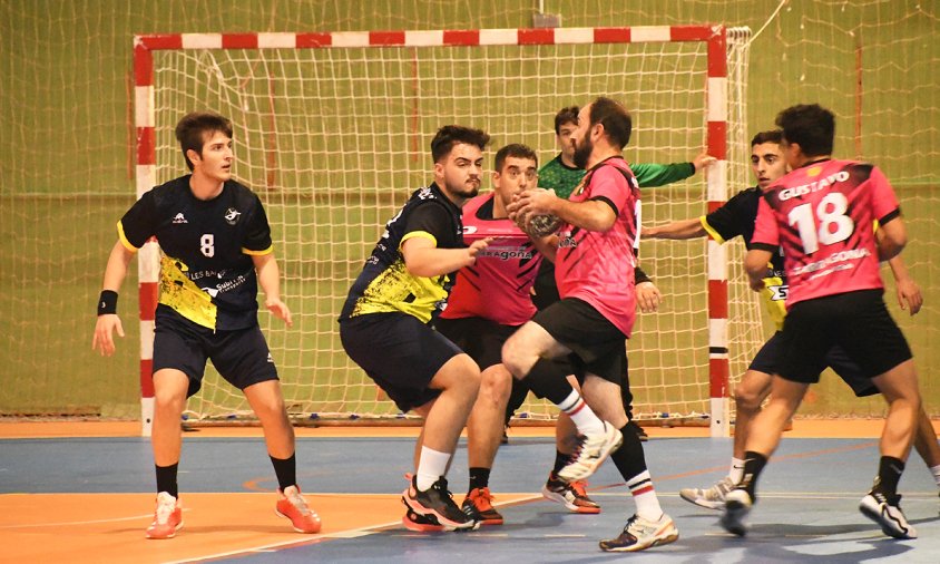 El CH Cambrils va derrotar a l'HC Tarragona en el partit disputat aquest passat diumenge a la tarda al Palau Municipal d'Esports