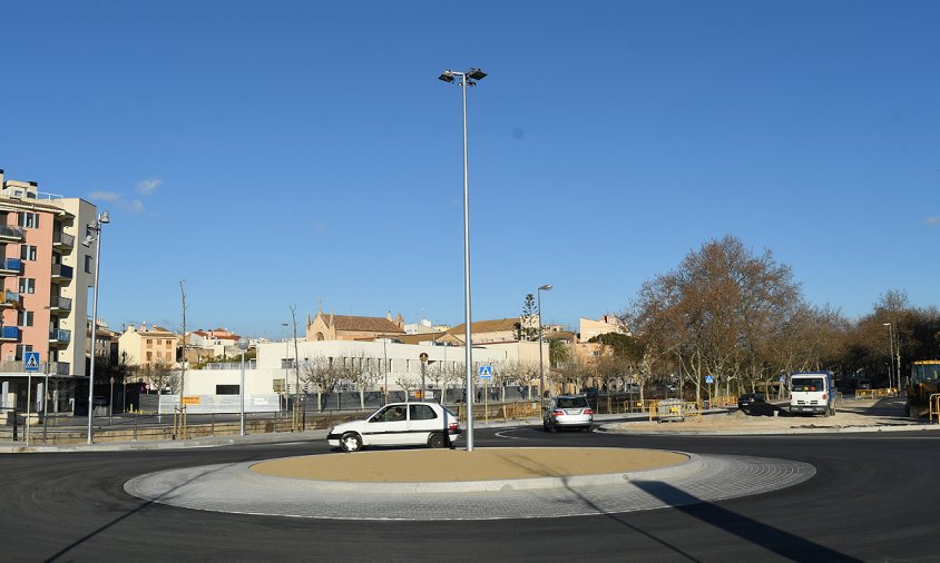 Imatge de la nova rotonda de l'avinguda d'Adelaida