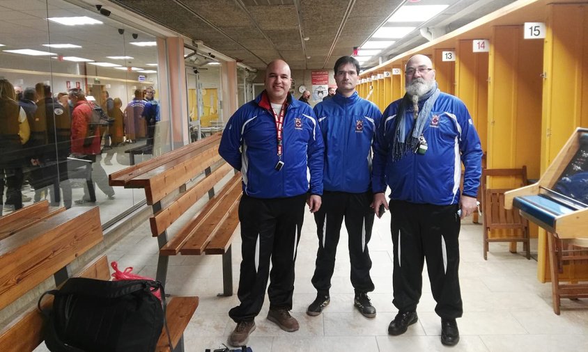 Representants del Club de Tir Olímpic Cambrils, Jordi Balañá, Lluís Cortezón i Fernando Collado, que van competir a la prova