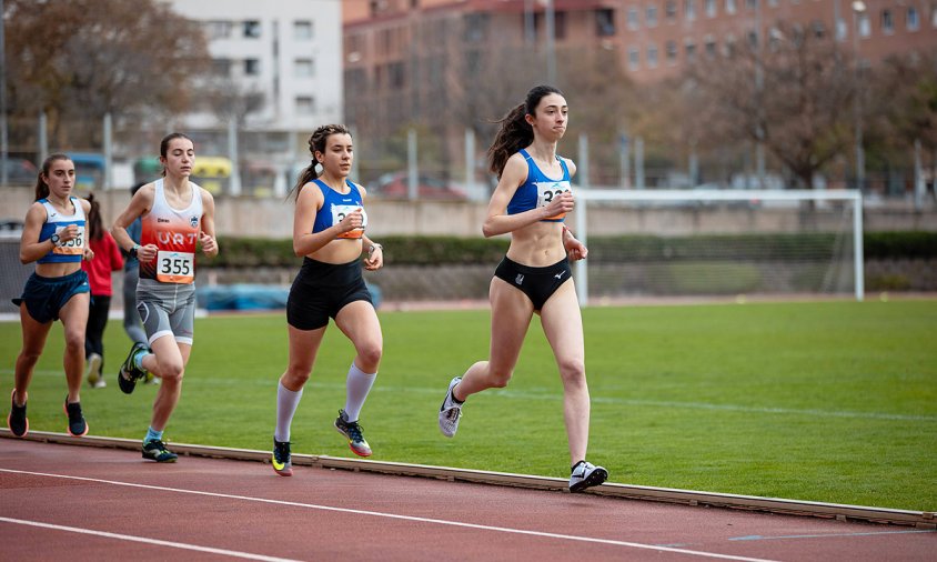 L'atleta local Maria Taggi en la primera posició de la cursa