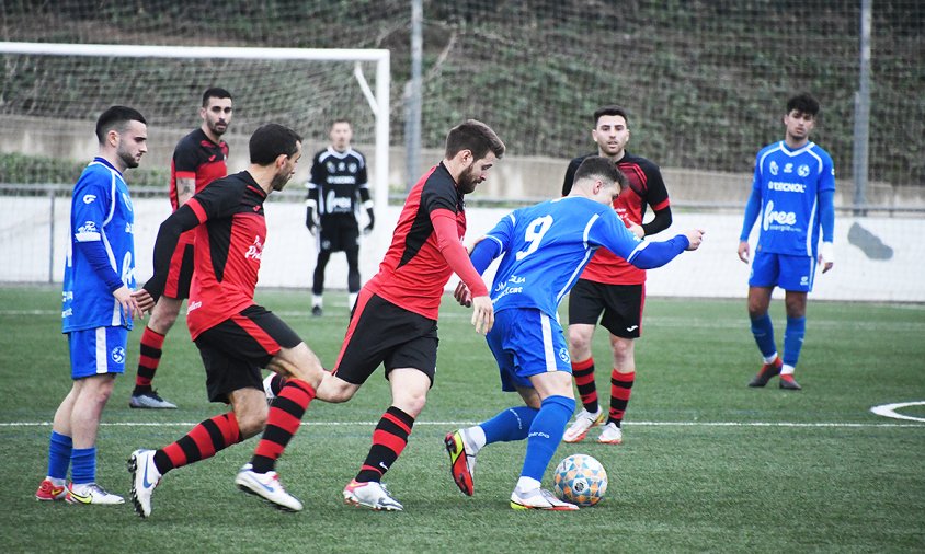 El Cambrils Unió es va imposar a l'Ampolla en el partit disputat el passat dissabte a la tarda a l'Estadi Municipal