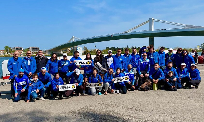 Foto de grup dels vogadors de Vent d'Estrop a Sant Jaume d'Enveja