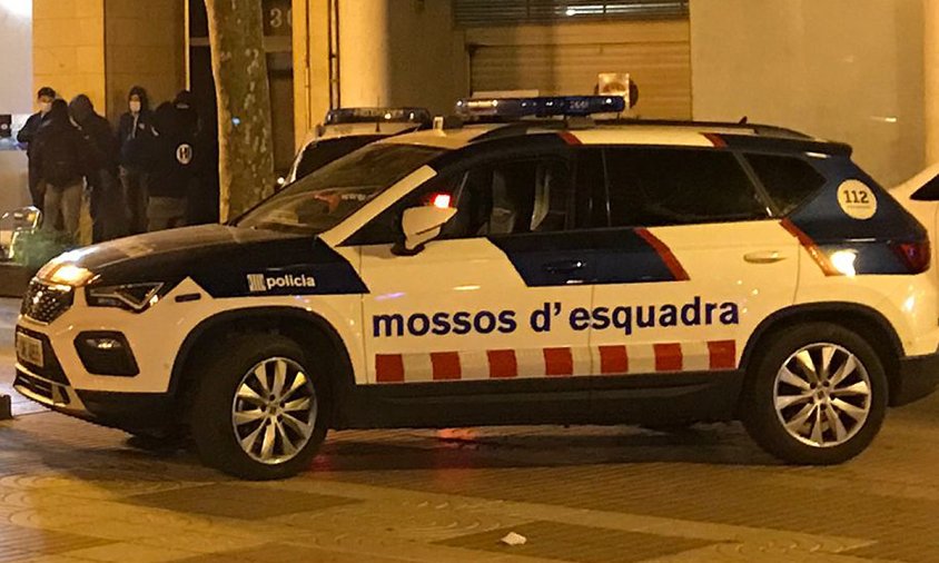 Imatge del dispositiu policial, el passat divendres al vespre, al passeig de Josep Vidal i Barraquer