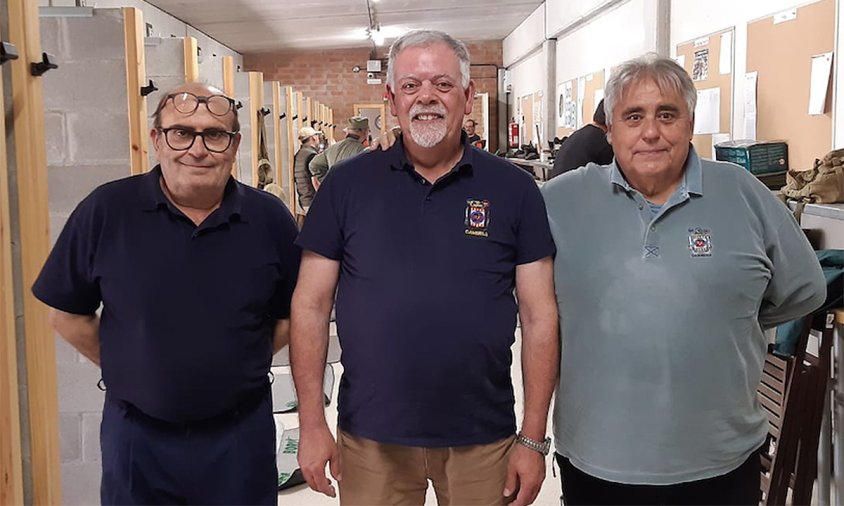 Imatge dels tres tiradors del Club de Tir Olímpic Cambrils