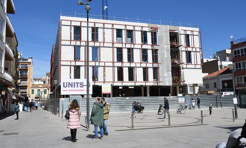 Aspecte de l'hotel del Pòsit en una imatge del març de l'any passat, quan feia poques setmanes que s'havien aturat les obres