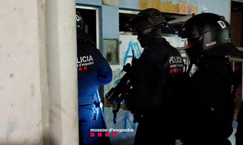 Intervenció policial dels Mossos d'Esquadra a Campclar