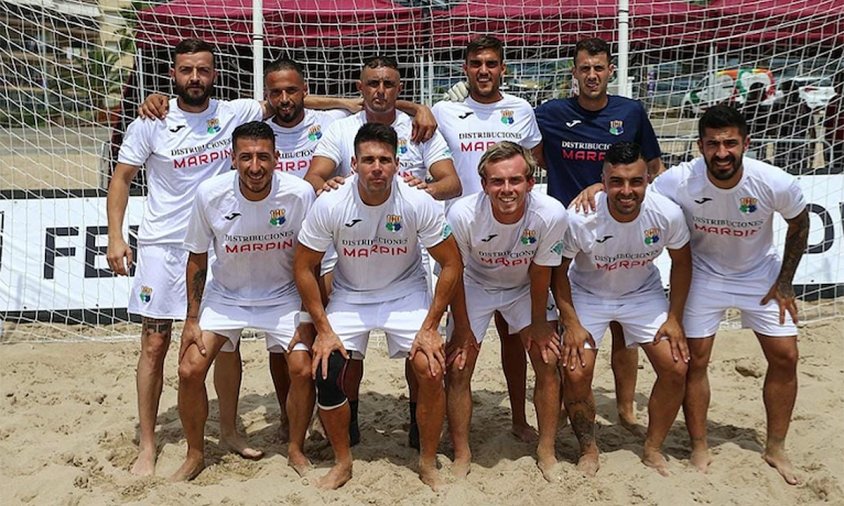 Equip sènior masculí del Marina Cambrils Futbol Platja