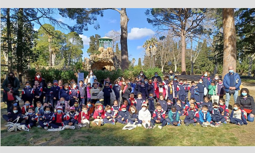 Foto de grup dels alumnes de l'escola Marinada al parc Samà