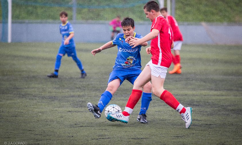 Imatge d'un dels partits del Cambrils Unió de futbol base