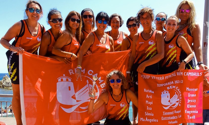 L'equip Veterà Femení a la tercera posició del podi de la XIX Lliga Catalana de Llagut