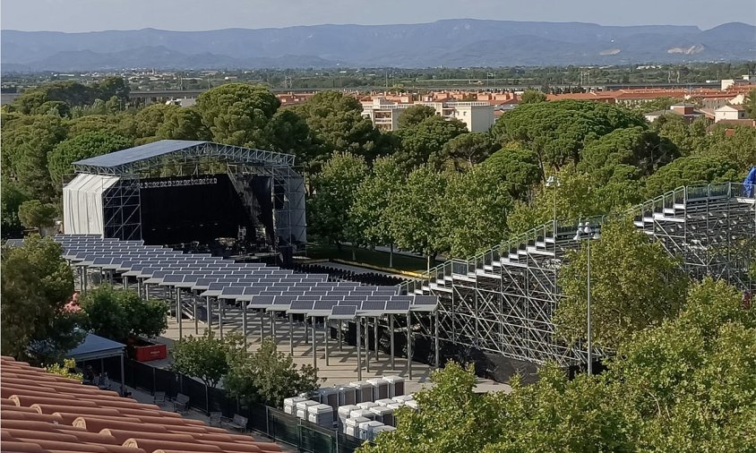 L'escenari del festival Internacional de Música ja està muntat al parc del Pinaret