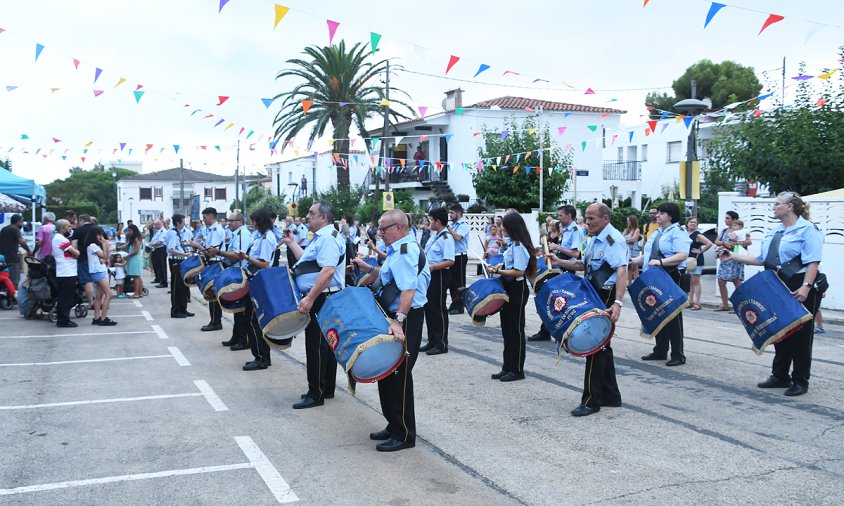 Actuació de la banda Misericòrdia de Reus al barri de la Llosa, el passat divendres al vespre