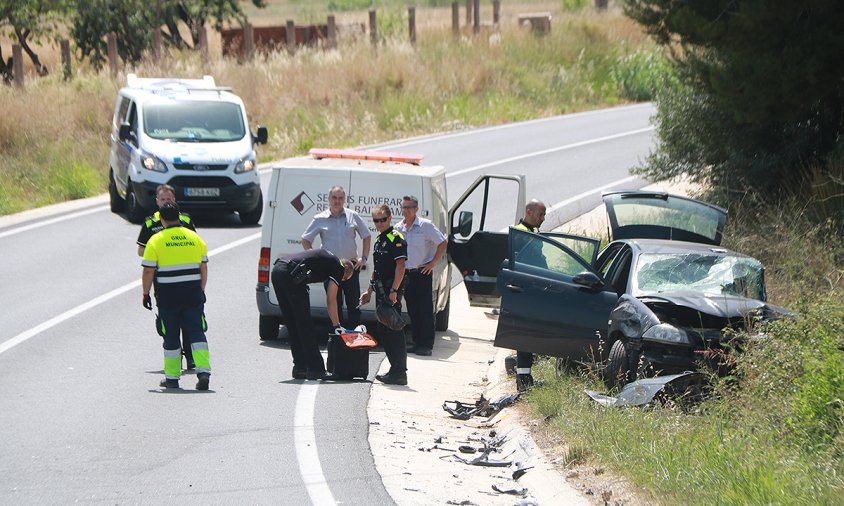 Imatge d'un accident mortal entre un autobús i un turisme que va tenir lloc el mes de juny