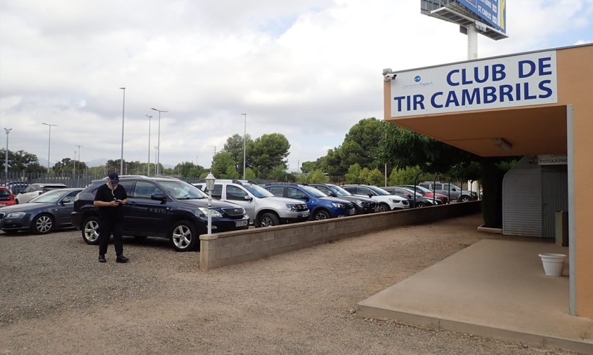 Exterior de la galeria de tir esportiu del Club de Tir Olímpic Cambrils