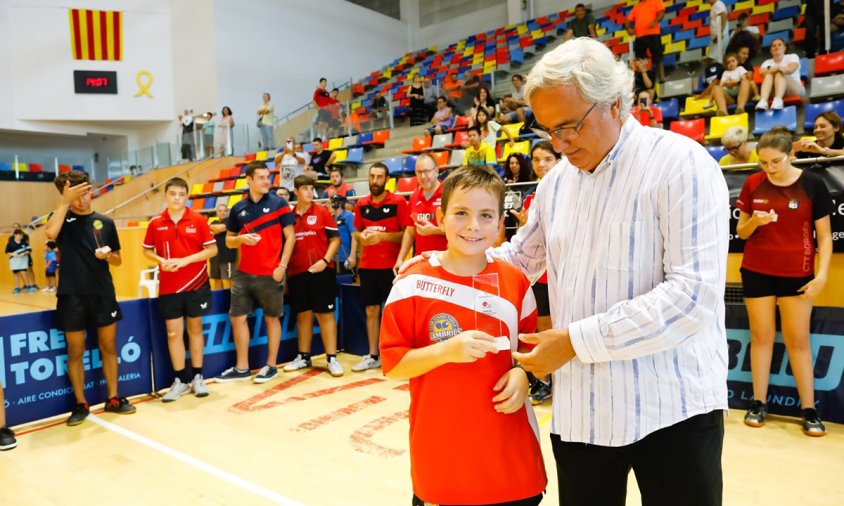 Rafa Martínez amb el trofeu de l'Open Internacional de Vic