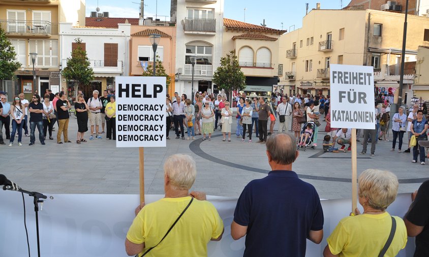 La concentració per demanar la llibertat dels presos polítics es va fer a la plaça del Pòsit