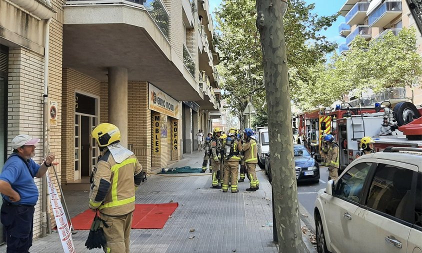 Fins a cinc dotacions de bombers han intervingut en l'extinció de l'incendi