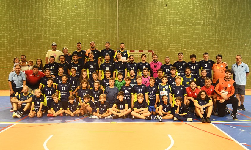 Jugadors i jugadores dels equips del CH Cambrils, aquest passat dissabte