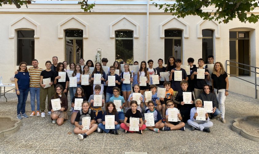 Foto de grup dels alumnes que van rebre el seu diploma