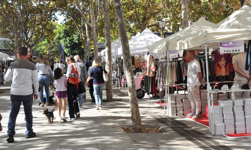 La mostra de comerç i serveis es va muntar a la plaça de Mossèn Joan Batalla