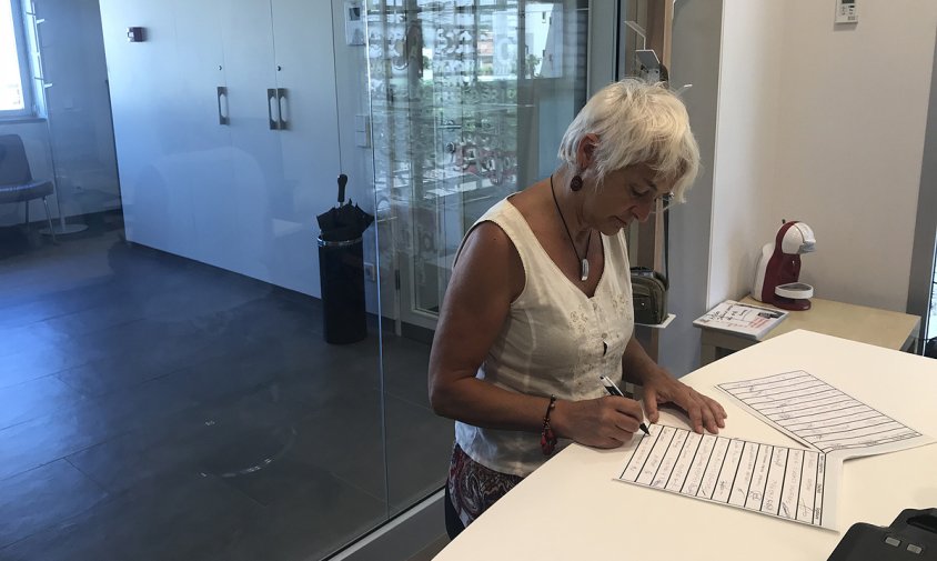 Recollida de signatures per reclamar millores a l'assistència mèdica del municipi