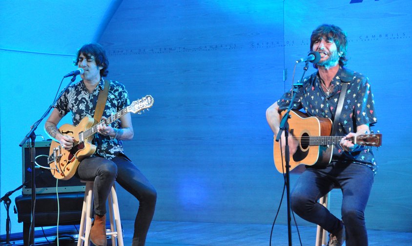 Un moment del concert de Joan Masdéu, ahir al vespre, a la Cripta