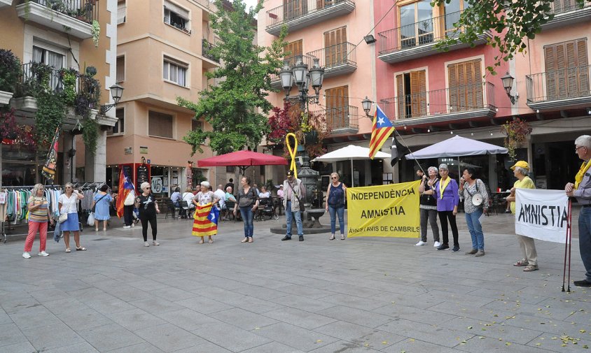 Imatge de la trobada, ahir al matí, a la plaça de la Vila