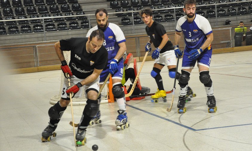 Un moment de l'enfrontament entre el Cambrils CH i el Reus Ploms, el passat dissabte al vespre