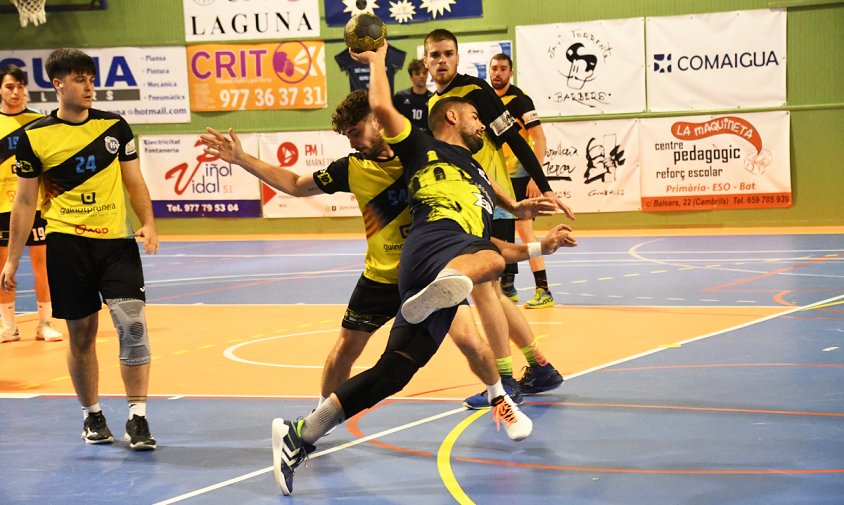 El CH Cambrils es va imposar al CH Vilamajor en el partit disputat aquest passat dissabte a la tarda al Palau Municipal d'Esports