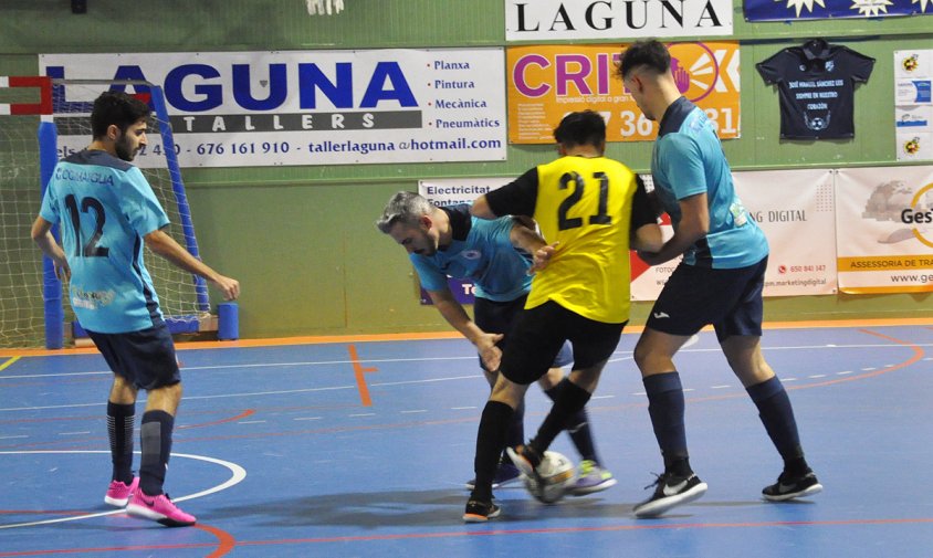 Un moment del partit entre el Mediterrani i el CFS Reus, el passat dissabte al vespre