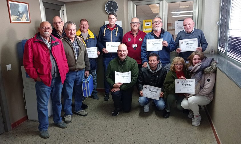 Foto de grup dels esportistes que van obtenir un diploma