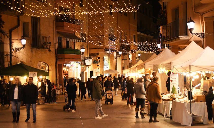 Aspecte del Mercat de Nadal a la plaça de la Vila, ahir a la tarda