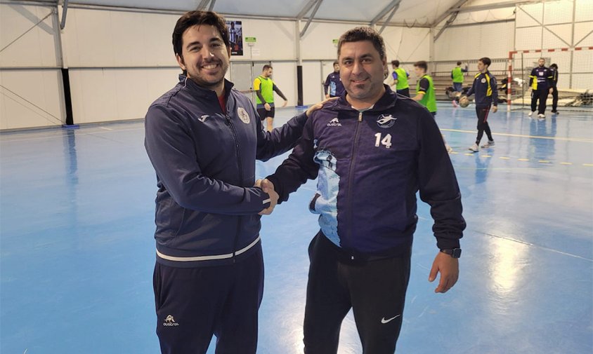 Pablo Doniga Lasheras a l'esquerra, nou president del Club Handbol Cambrils, substitueix Matías Tropper, a la dreta