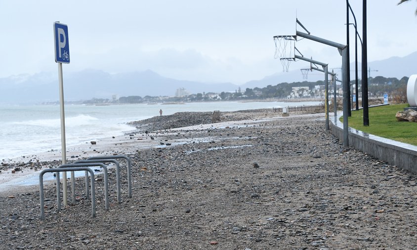 L'onatge al litoral va deixar el seu rastre als passejos cambrilencs, el gener de 2022