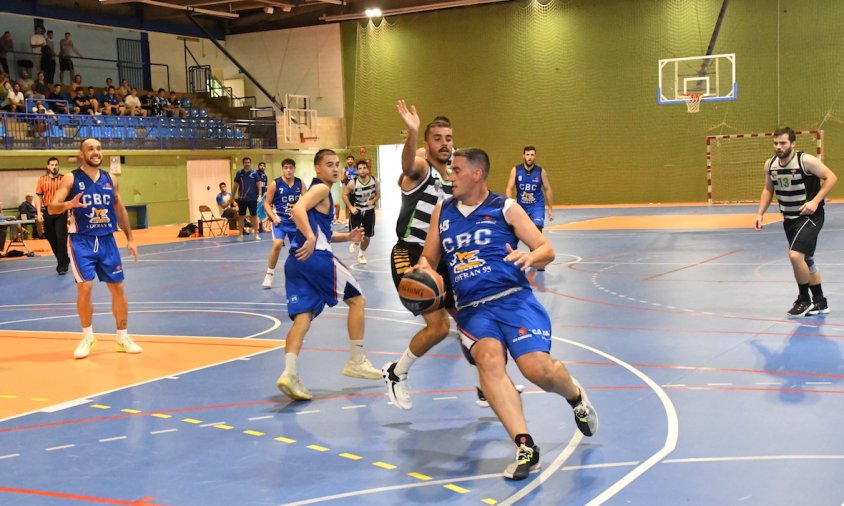 Imatge d'un partit del Cofran 95 CB Cambrils aquesta temporada