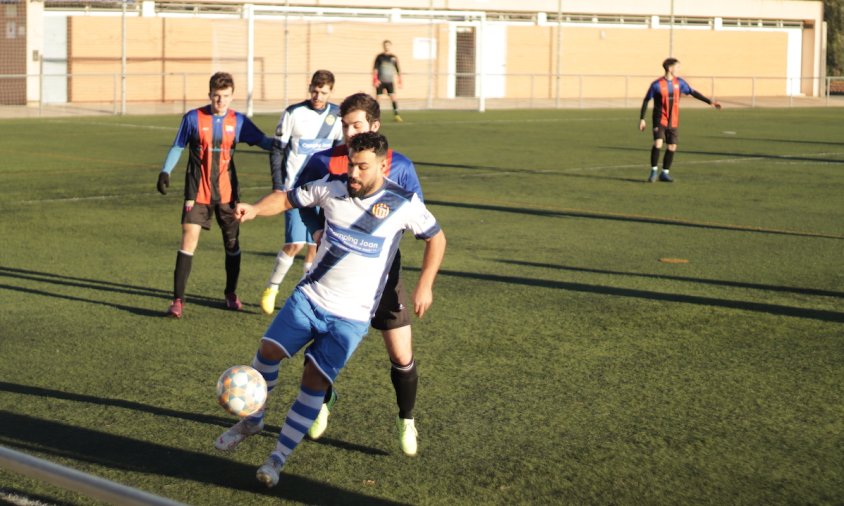 El FC Cambrils es va imposar per un ajustat 1 a 2 al camp de l'Alcover