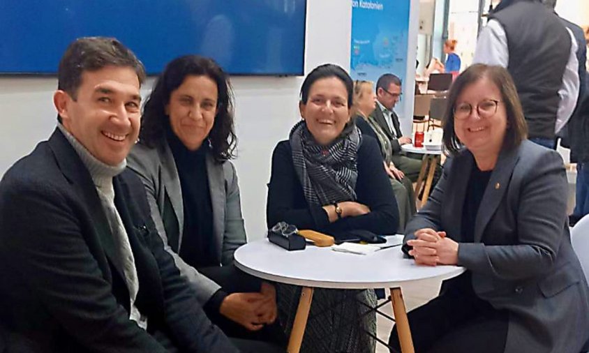 A la fira hi ha participat el Patronat de Turisme de la Diputació amb la seva vice-presidenta, Camí Mendoza, i la gerent, Marta Farrero, així com la directora general de Turisme de la Generalitat, Marta Domènech i Josep Llorca, comercial de Nàutic Par