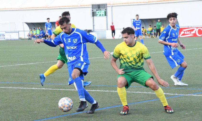 Imatge del partit de la primera volta entre el Cambrils Unió B i el Pare Manyanet disputat el passat octubre