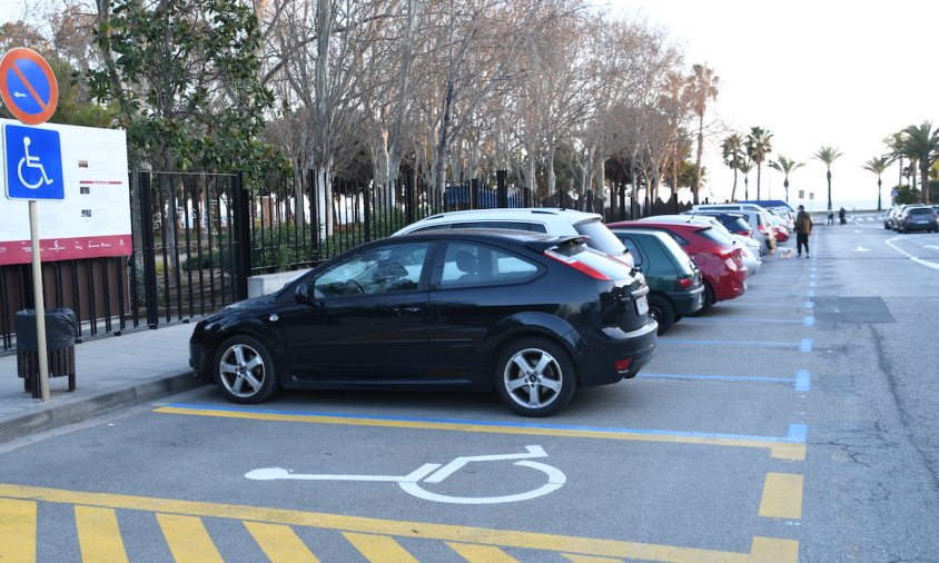 El pàrquing del Parc del Pescador funciona com a zona blava tot l'any