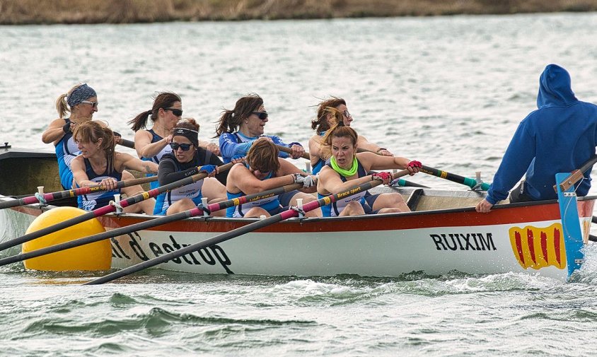 Una de les embarcacions de Vent d'Estrop a la regata de Deltebre