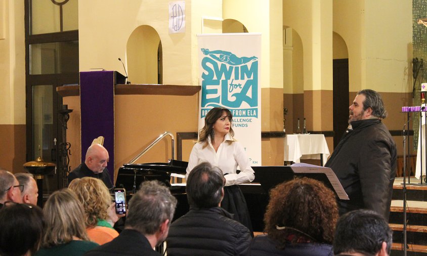 El pianista Miquel Ortega, la soprano Eva del Moral i el tenor Carlos Ivan Borràs, ahir, en un moment del concert a l'església parroquial de Sant Pere