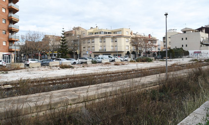 Aspecte dels terrenys contigus on hi havia l'antiga estació de tren