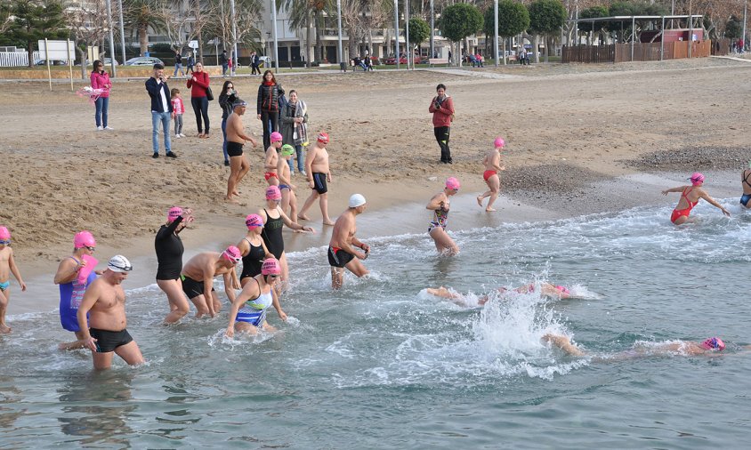 El bany de Sant Silvestre del Cambrils Club Natació es va fer a la platja del Cavet