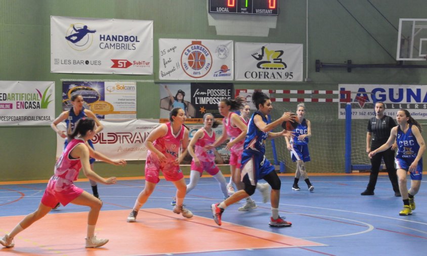 Imatge d'un partit del Cofran CB Cambrils femení, aquest mes de març a casa