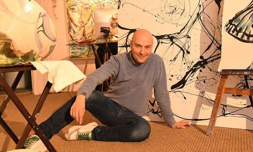 David Callau, al seu estudi 7 d'art de Cambrils